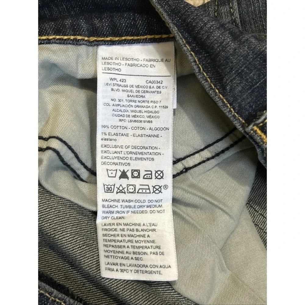 Levi Signature Gold Regular Jeans Men's 42x30 Dark Blue Wash Straight Denim‎